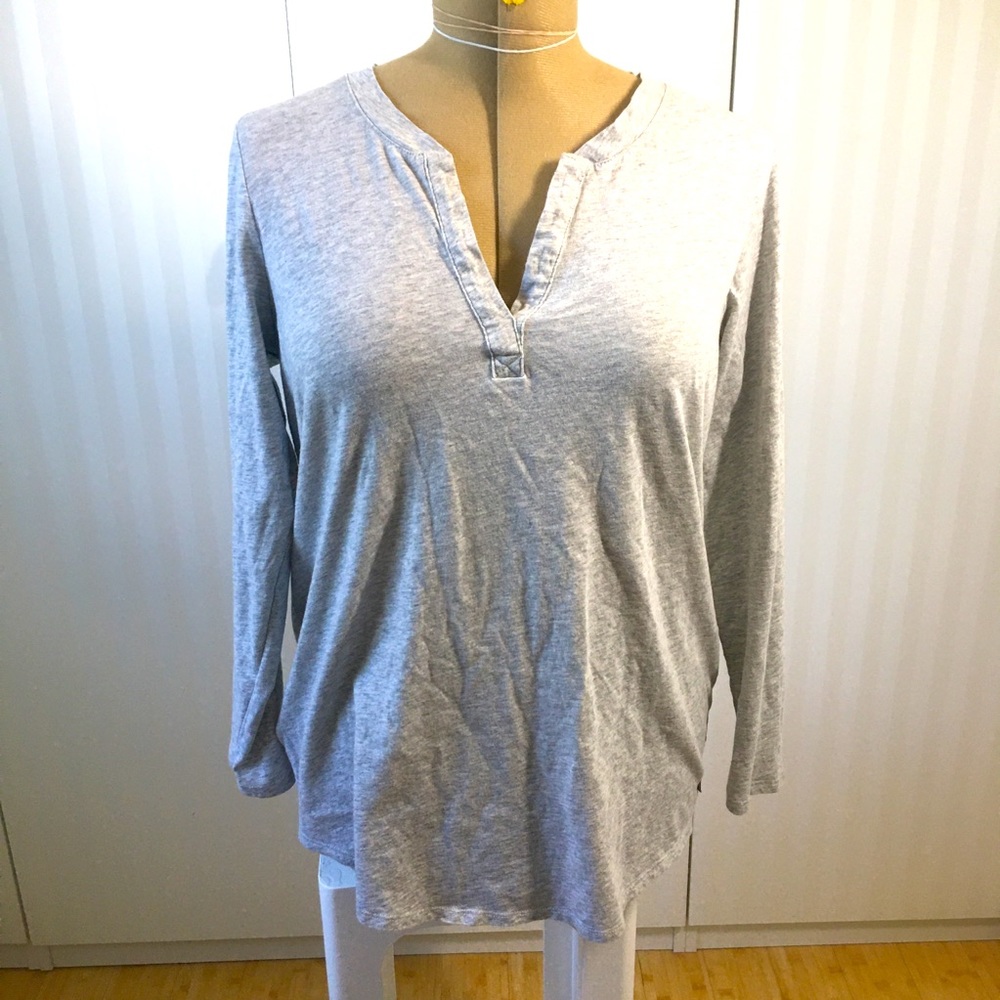 Eddie Bauer gray v-neck long sleeve women’s tee Size L